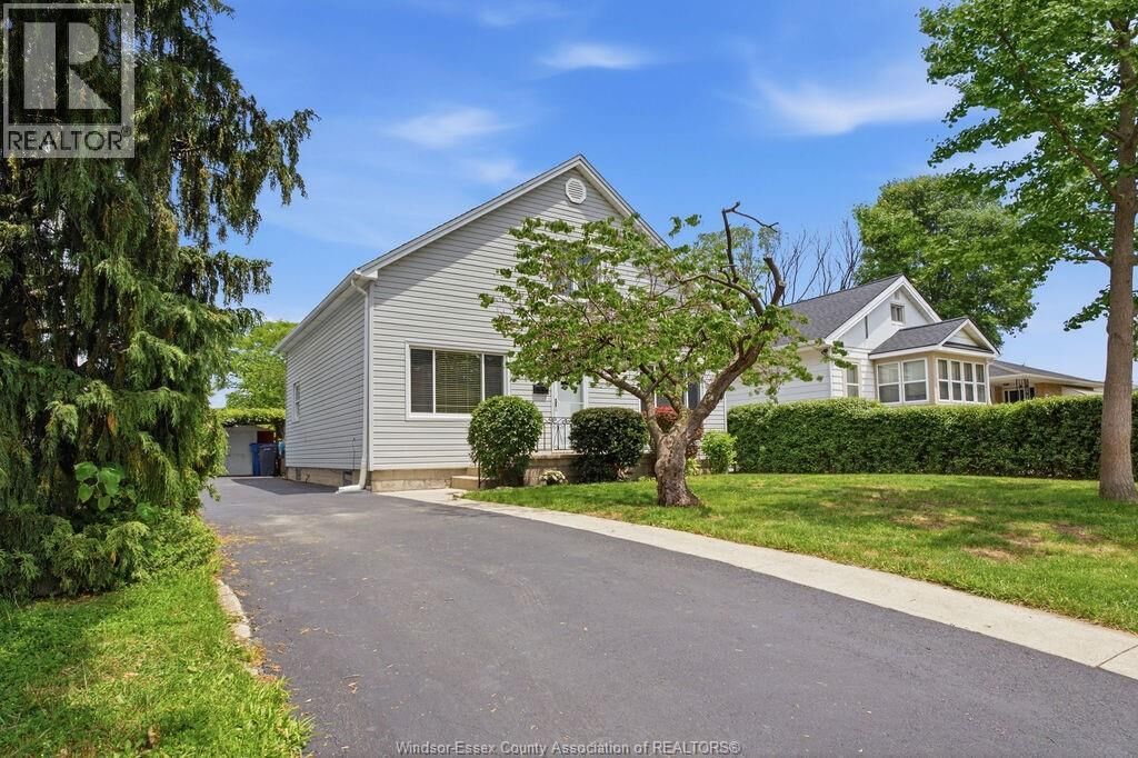 Property Photo:  2340 Aubin  ON N8W 4L5 