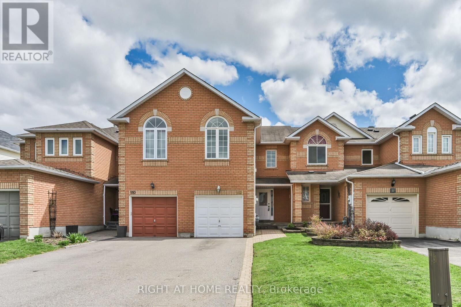 Property Photo: 112 Creekwood Crescent ON L1R 2K4