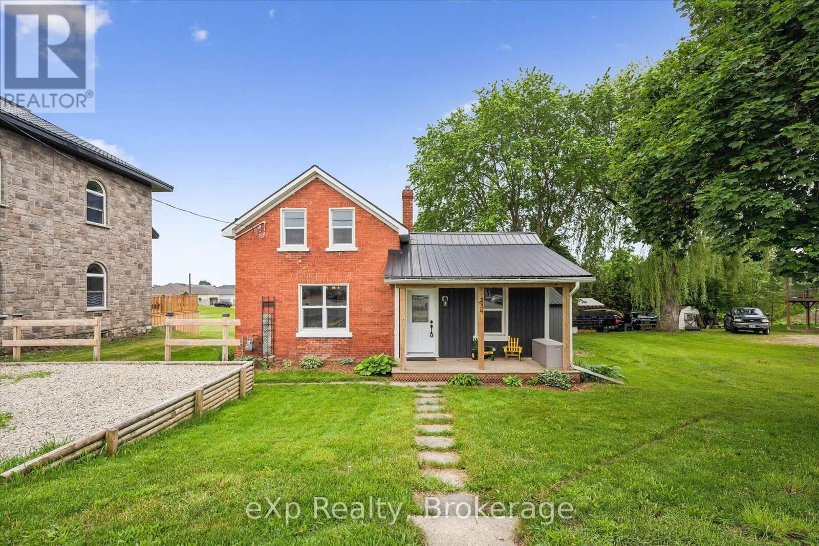 Property Photo:  234 Elora Street South Street South  ON N0G 1Z0 