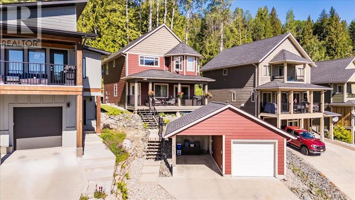 740 Redstone Drive — photo 1