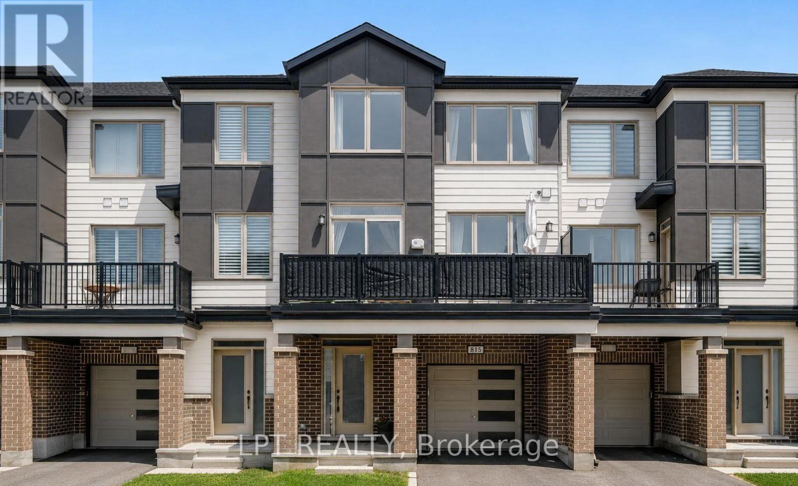 Property Photo:  815 Kiniw Private  ON K1K 4Z4 