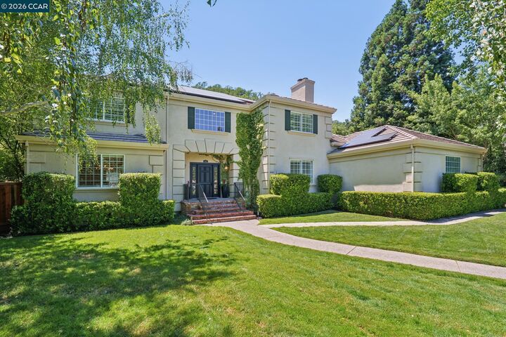 Property Photo:  136 Lark Ct  CA 94507 
