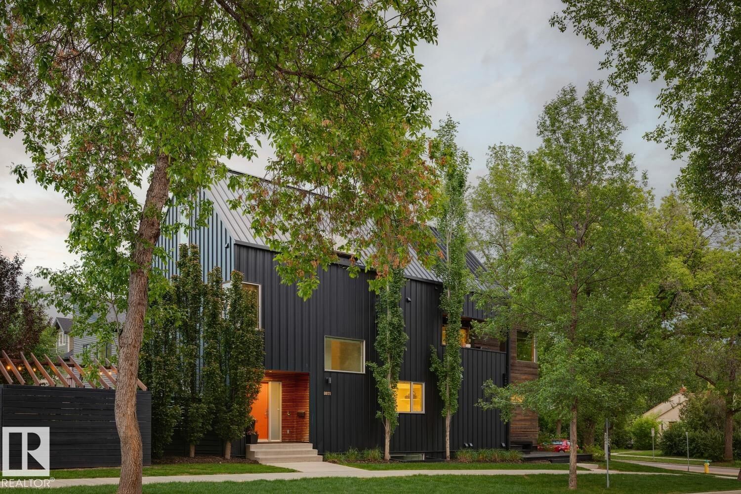 Property Photo: 10958 80 Avenue NW AB T6G 0R1