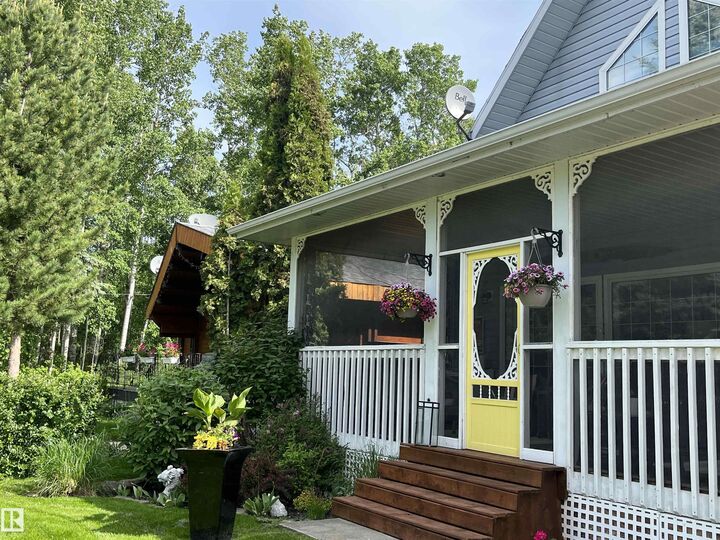 Property Photo:  B13 Johnsonia Beach  AB T0C 2P0 