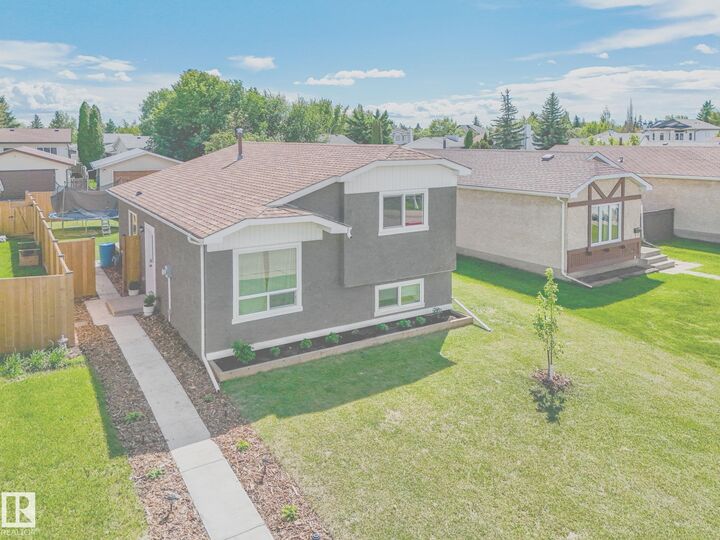 Property Photo:  4115 41 Avenue NW  AB T6L 5M3 