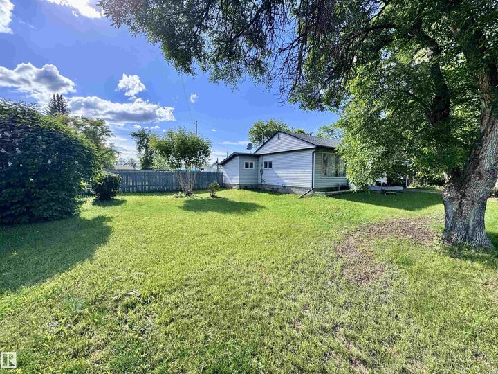 Property Photo:  4824 53 Street  AB T0B 2G0 