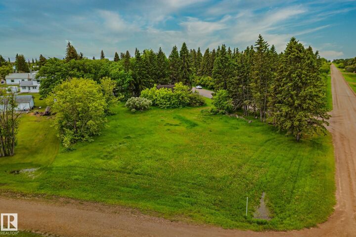 Property Photo:  5305 51 Street  AB T0B 4R0 