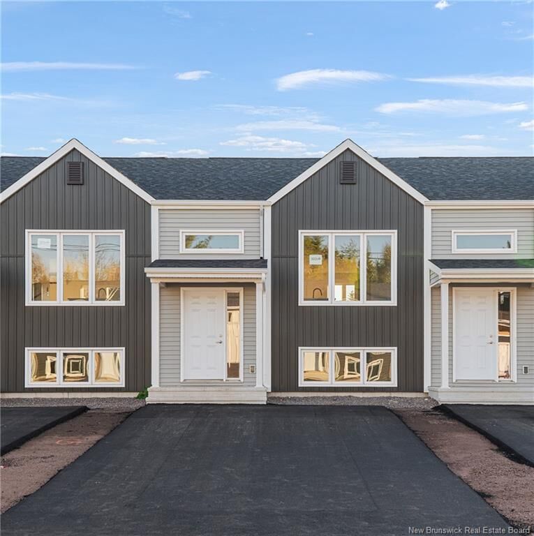 Property Photo:  35 Cedric Court  NB E1K 0A5 