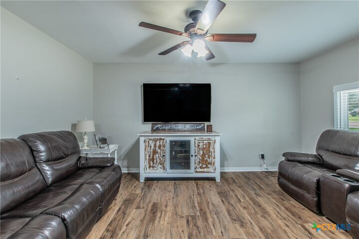 Property Photo: 1414 Live Oak Drive TX 76504