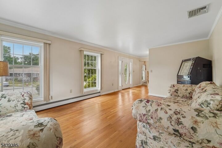 Property Photo:  62 Parkway  NJ 07662 