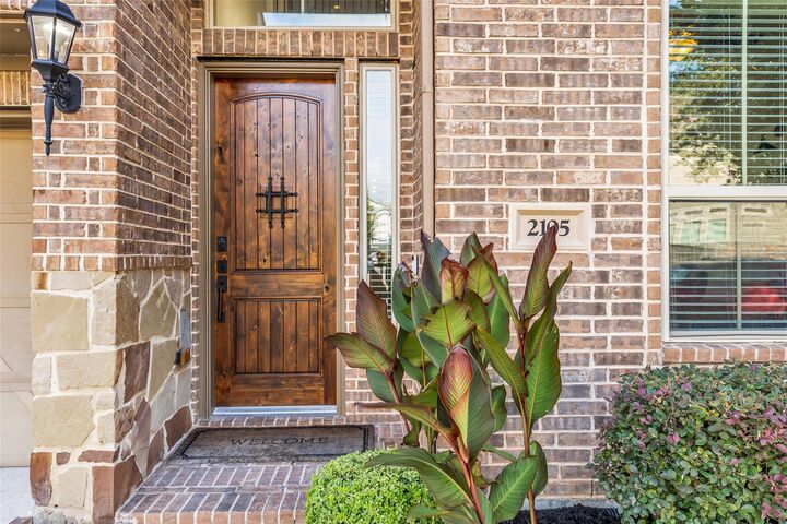 Property Photo:  2105 Westbourne Park Drive  TX 77077 