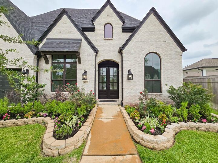 Property Photo: 1722 Pleasant Grove Drive TX 77459