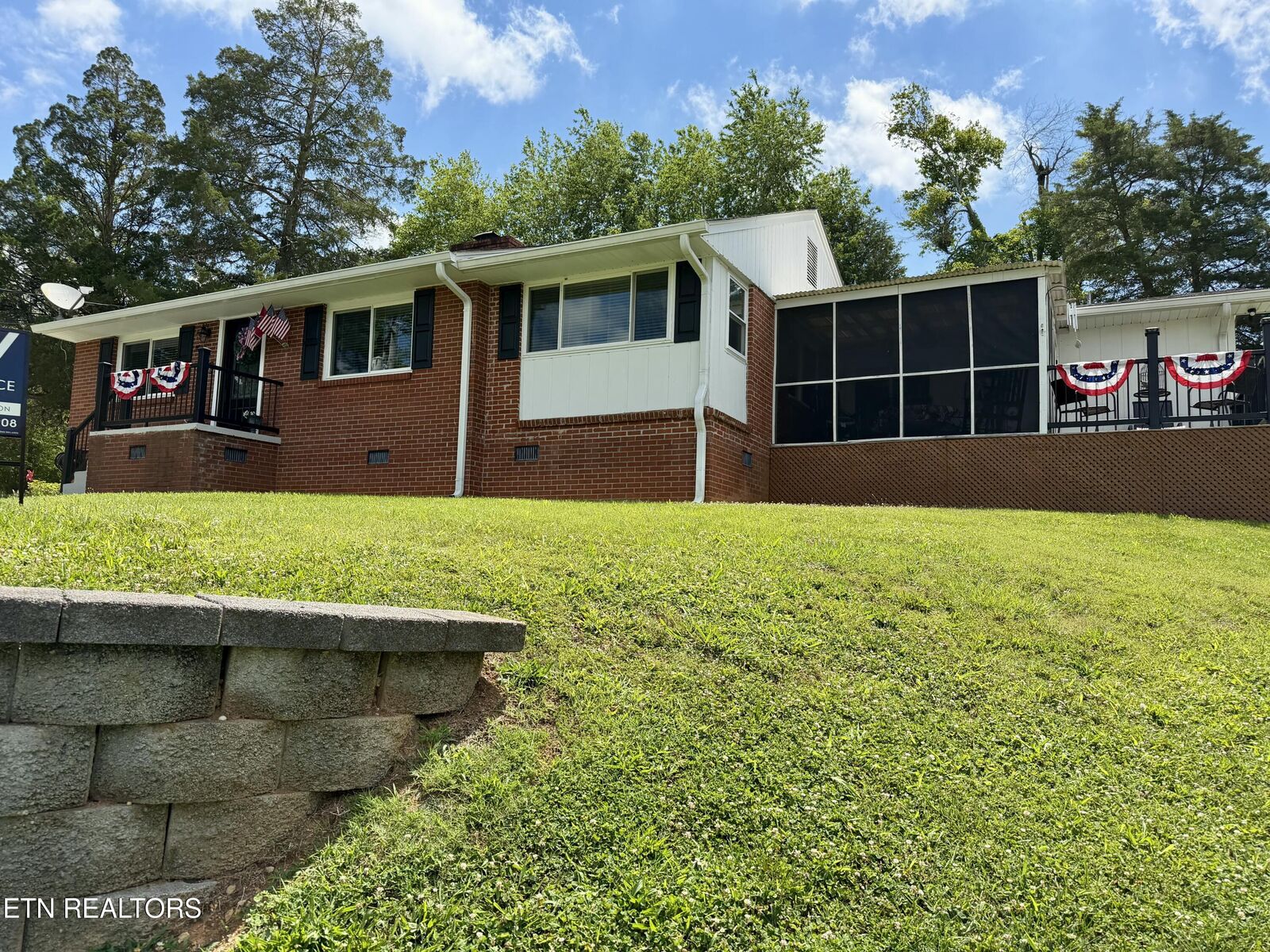 Property Photo:  332 Euclid Ave  TN 37763 