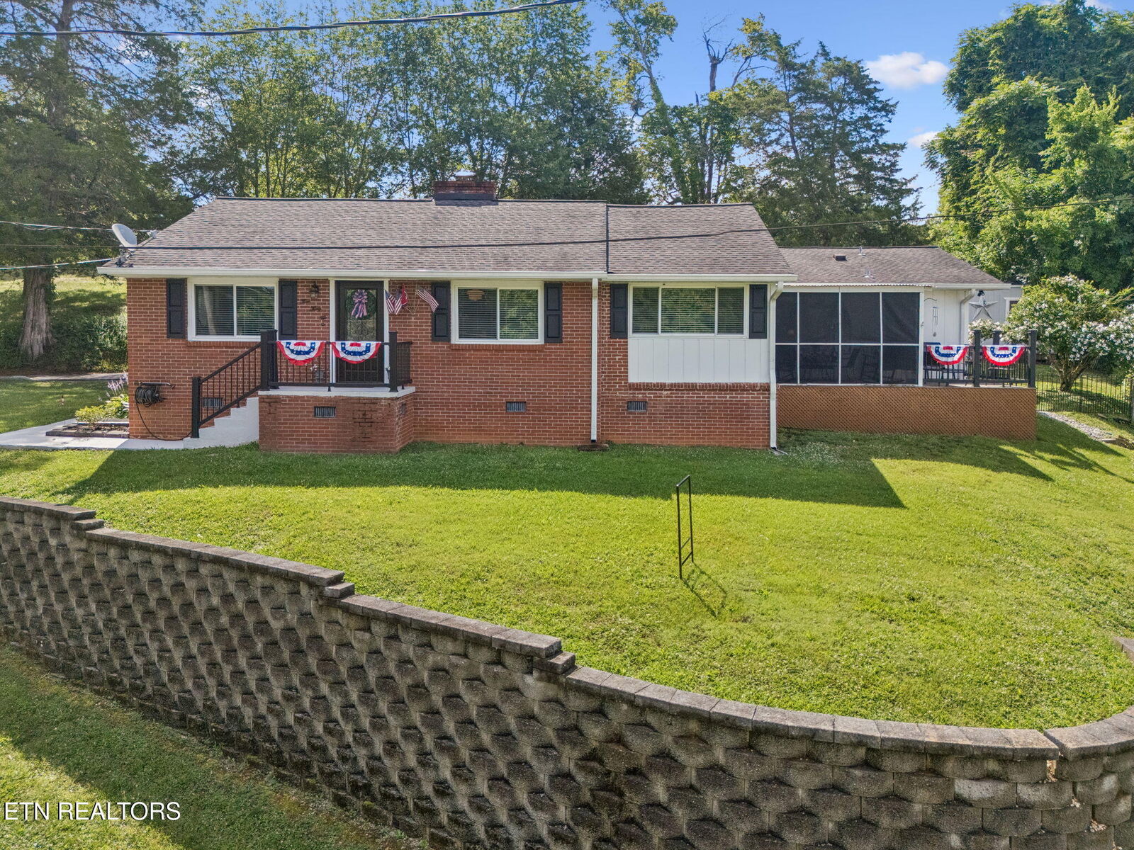 Property Photo:  332 Euclid Ave  TN 37763 