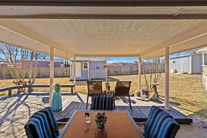 Property Photo: 102 Fairway TX 75758