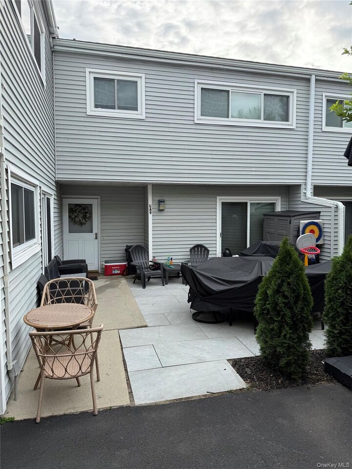 Property Photo: 268 Babbitt Road L9a NY 10507