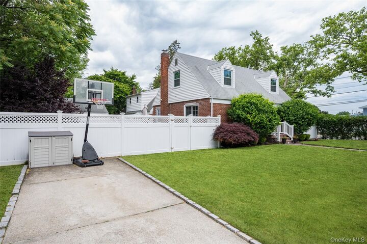Property Photo:  1030 North Drive  NY 11566 