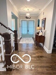 Property Photo: 2013 Deer Creek Circle IN 47201