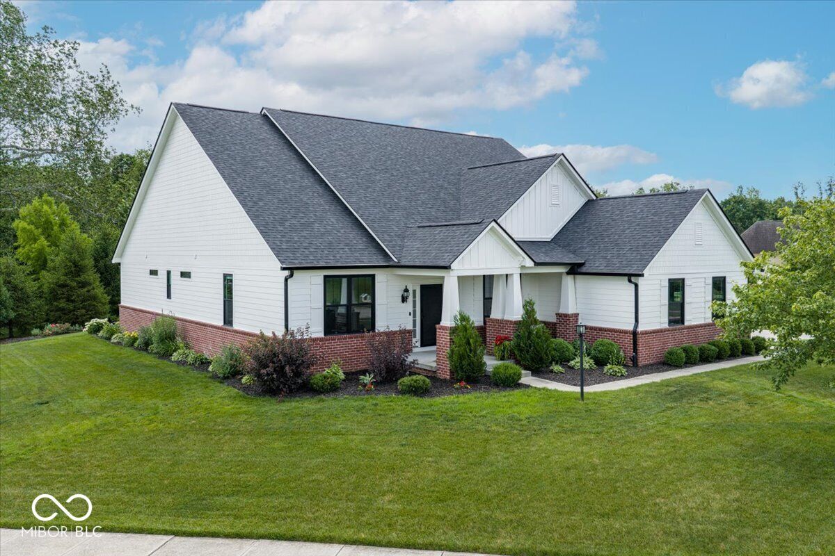 Property Photo: 910 Viking Sunrise Lane IN 46074