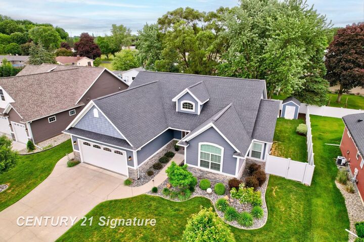 Property Photo:  5178 Pebblestone Lane  MI 48603 