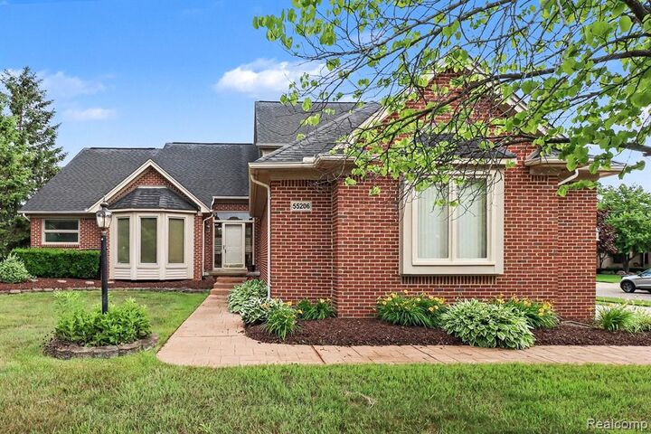 Property Photo: 55206 Leonard Court MI 48316 5319