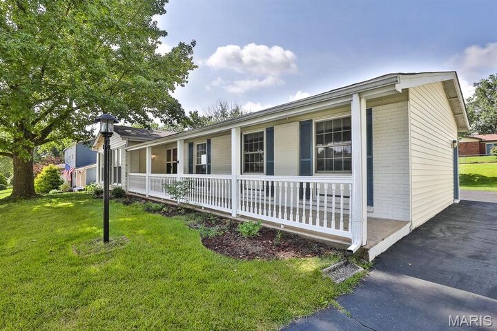 Property Photo:  11858 Villa Dorado Drive  MO 63146 