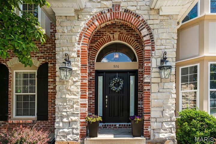 Property Photo:  926 Kingsridge Court  MO 63021 