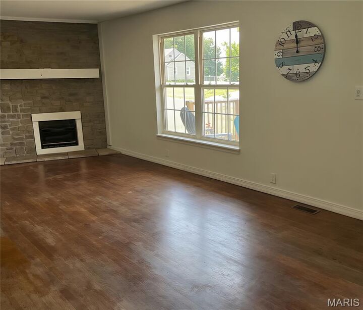 Property Photo:  607 S Wood Avenue  MO 63645 