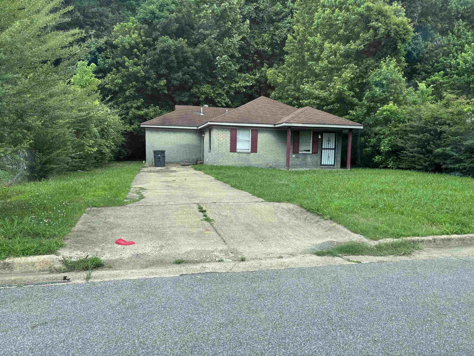 Property Photo:  3795 Black Forrest Dr  TN 38128 