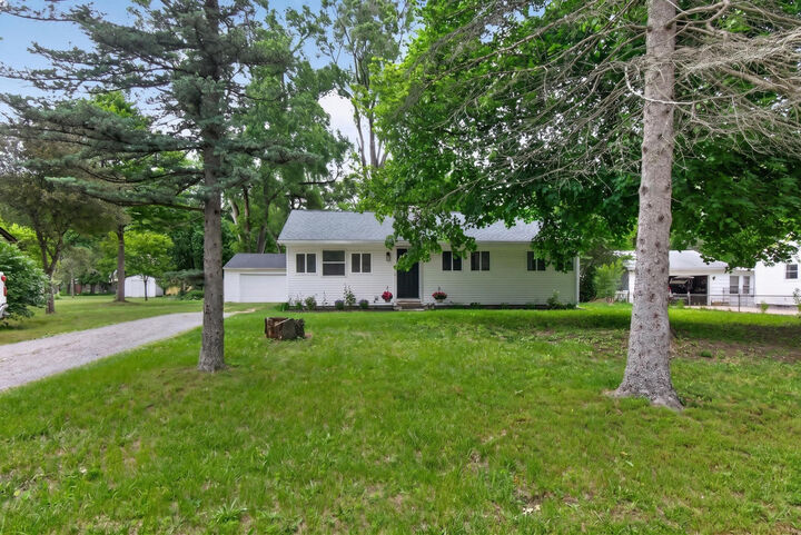 Property Photo:  248 McConnell Drive  MI 49201 
