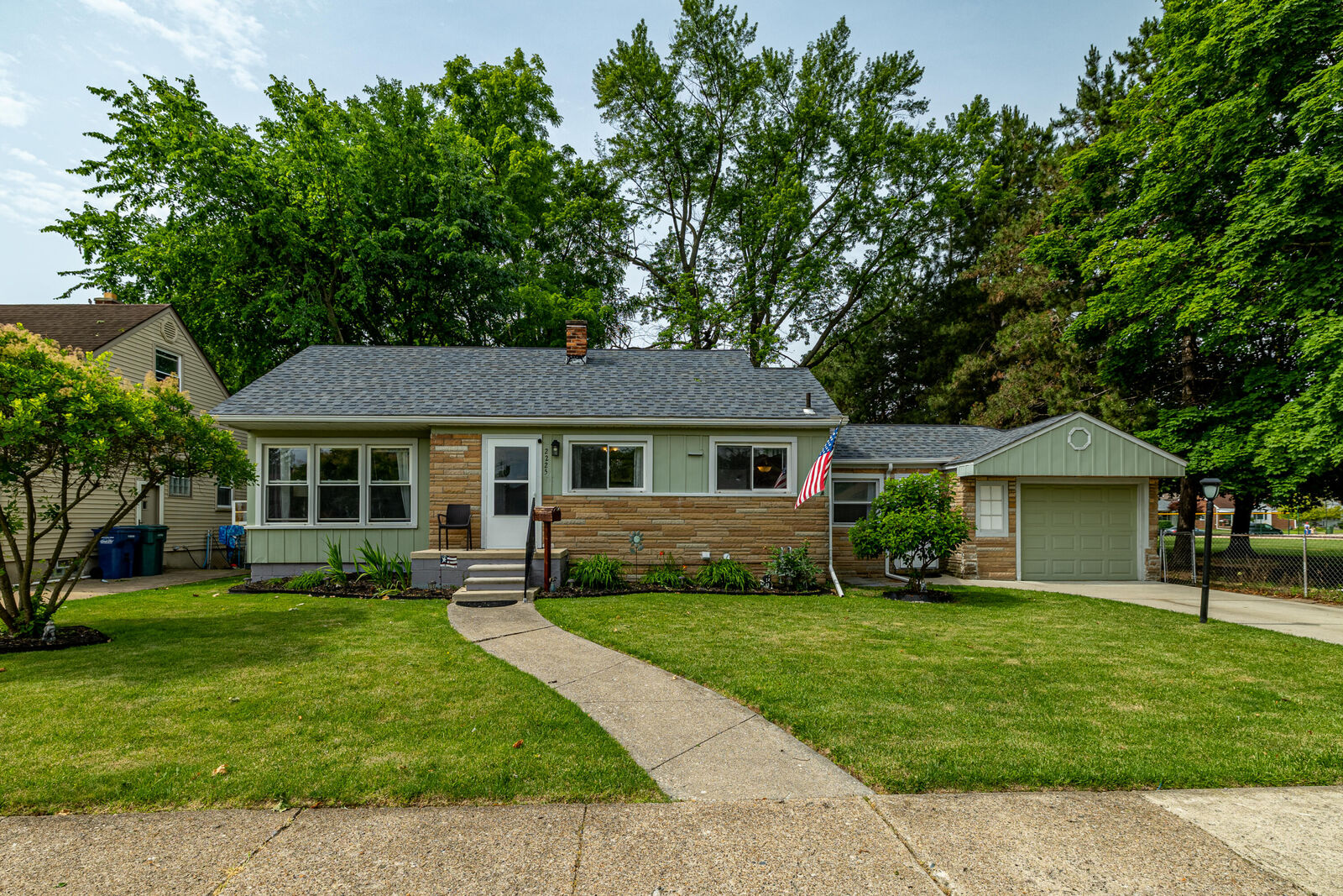 Property Photo: 2225 McLain Avenue MI 48146
