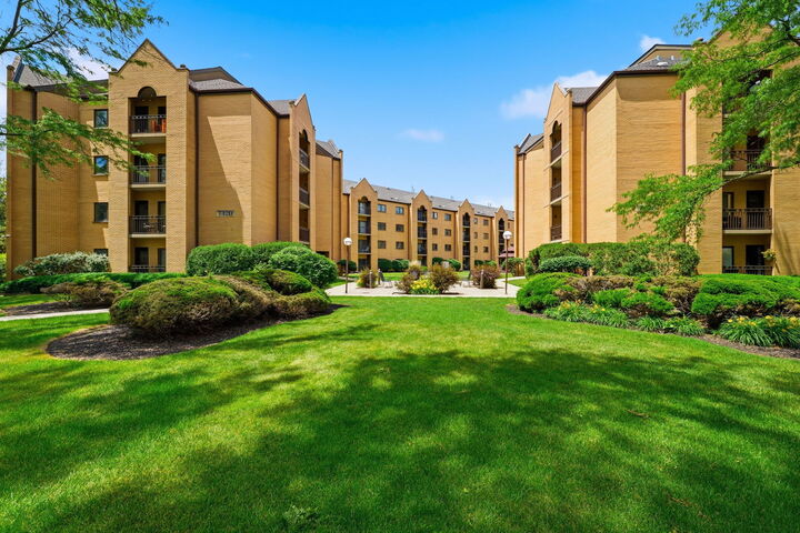 Property Photo:  7420 W Lawrence Avenue 409  IL 60706 