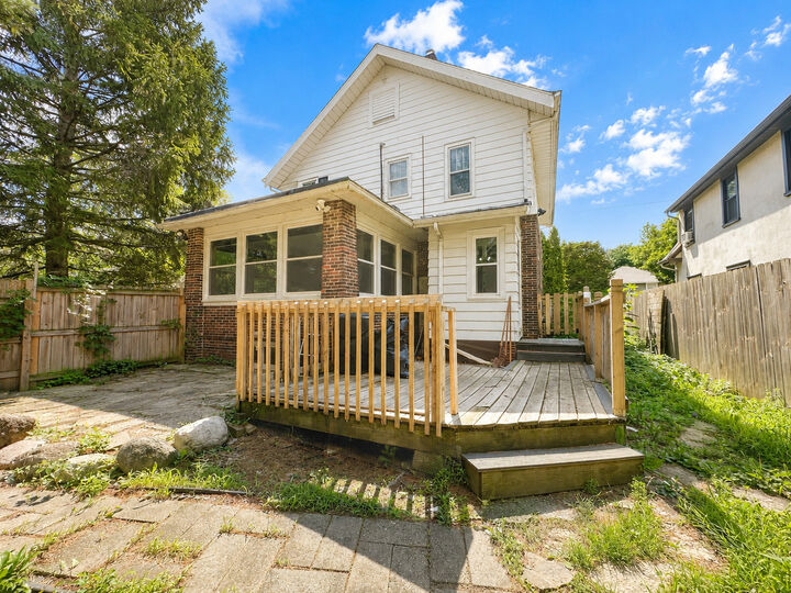 Property Photo: 325 Camlin Avenue IL 61103