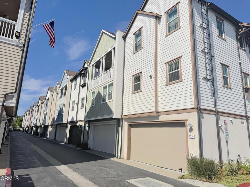 Property Photo: 8314 N Peyton Way CA 91304