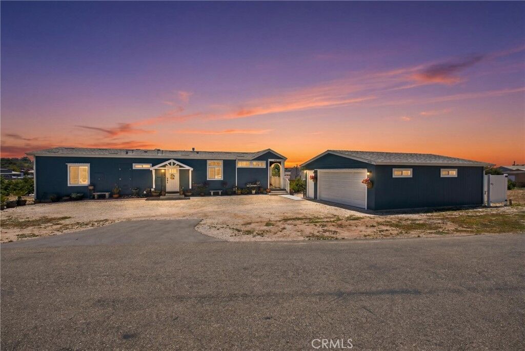 Property Photo:  542 Tilhisa  CA 93420 