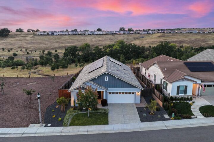 Property Photo: 102 Chesapeake Court CA 95648