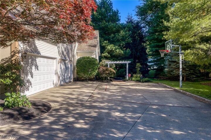 Property Photo:  5808 Pinehurst Court  OH 44143 