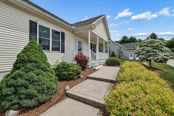 Property Photo: 5 Davenport Drive NH 03053