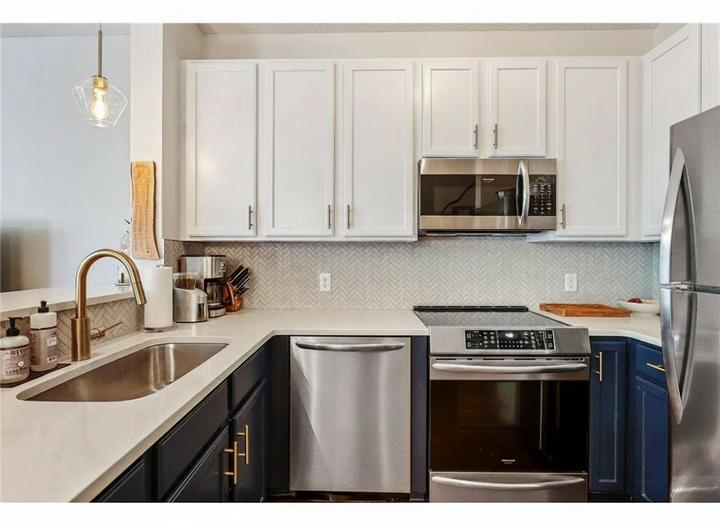 Property Photo: 615 N 1st Street 115 MN 55401