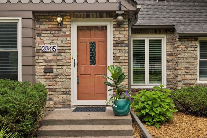 Property Photo:  2215 Bayard Avenue  MN 55116 