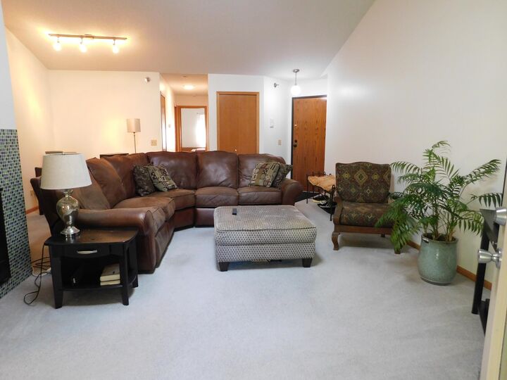 Property Photo:  2527 Wilshire Court 8  MN 55120 