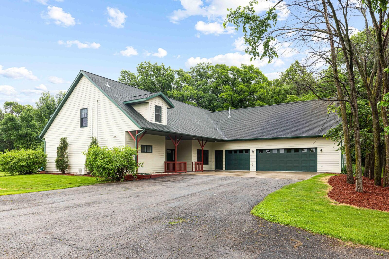 Property Photo: 25131 Franklin Lake Road MN 56572