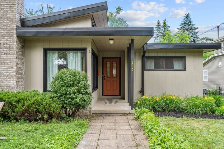 Property Photo:  620 Oak Street W  MN 55082 