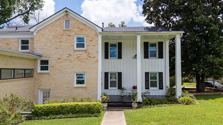 Property Photo: 1010 S Chilton Avenue TX 75701