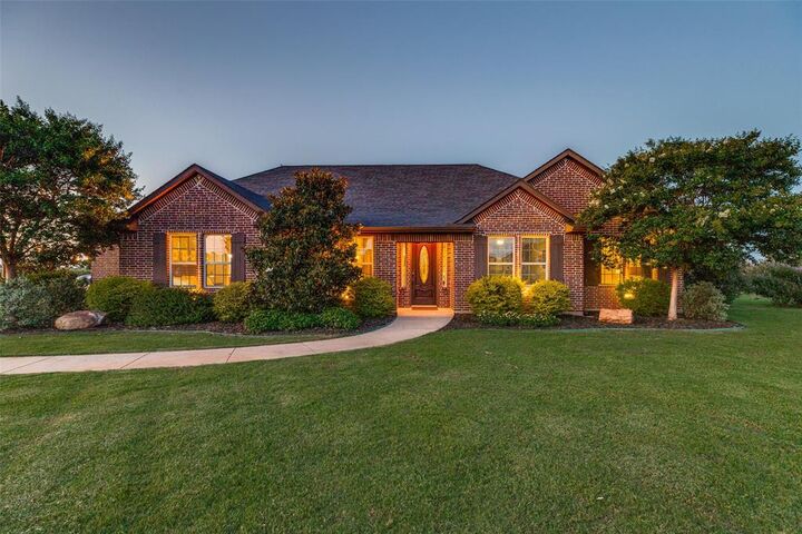 Property Photo:  158 Whispering Winds Drive  TX 75058 