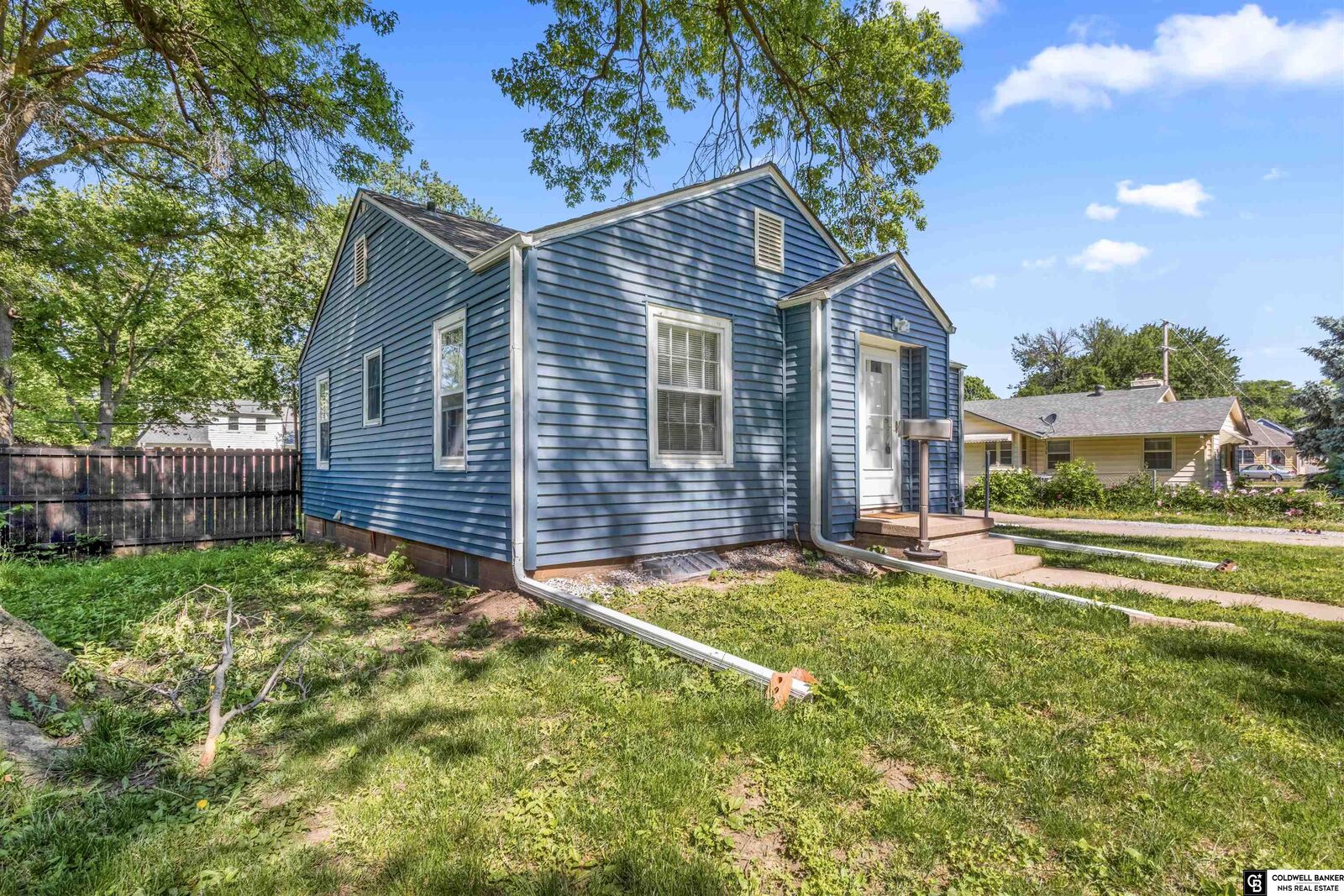 Property Photo:  1015 N 13th Street  NE 68310 