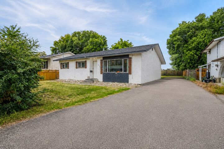 Photo de la propriété:  1806 43 Street  BC V1T 6W8 