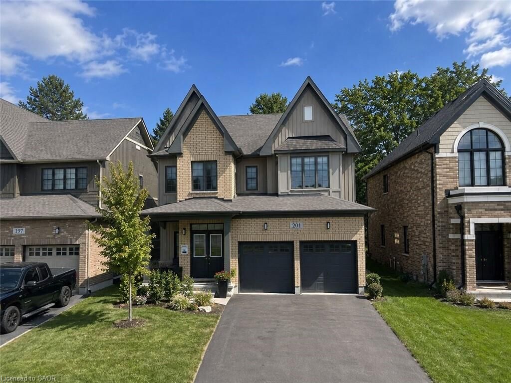 Property Photo:  201 Dingman Street  ON N0G 1A0 