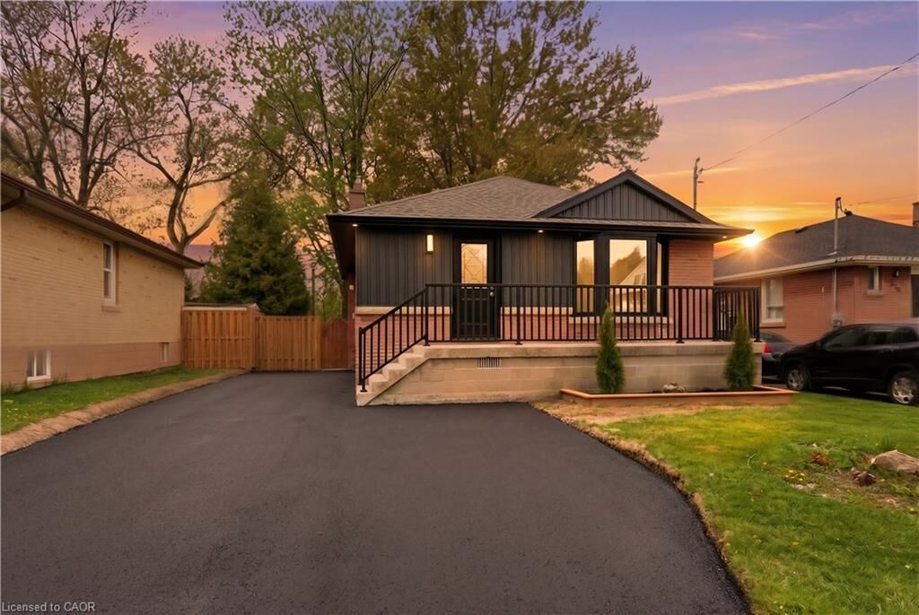 Property Photo:  374 East 13th Street  ON L9A 4A1 