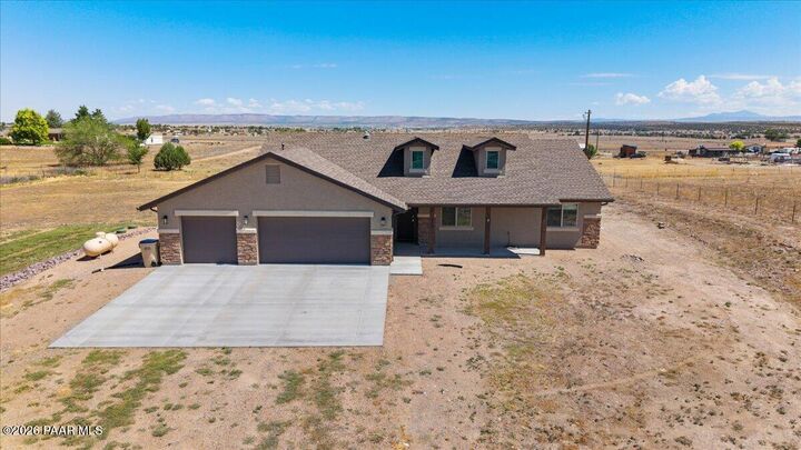 Property Photo:  1228 W Tatanka Circle  AZ 86323 